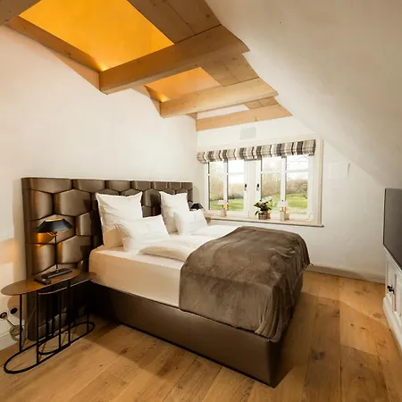 Landhueues Oeverdiek - Luxus Am Golfplatz