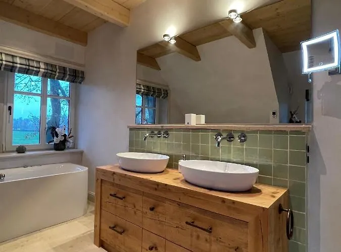 Landhueues Oeverdiek - Luxus Am Golfplatz *